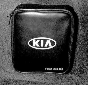 2007 Kia Amanti First Aid Kit UT010-AY095